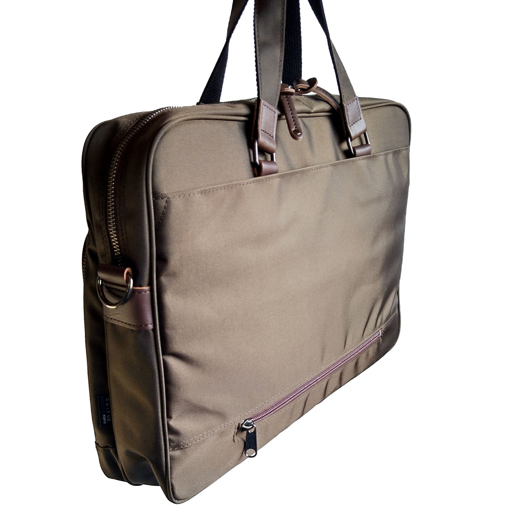 日本製／鎧布／GAIFU／A4ファイル対応／PC対応／2way／40cm／スリム／ビジネス／ビジネスバッグ／１ルーム／キャリー装着可／アウトポケット／全３色／557206／Bluffpop／GF