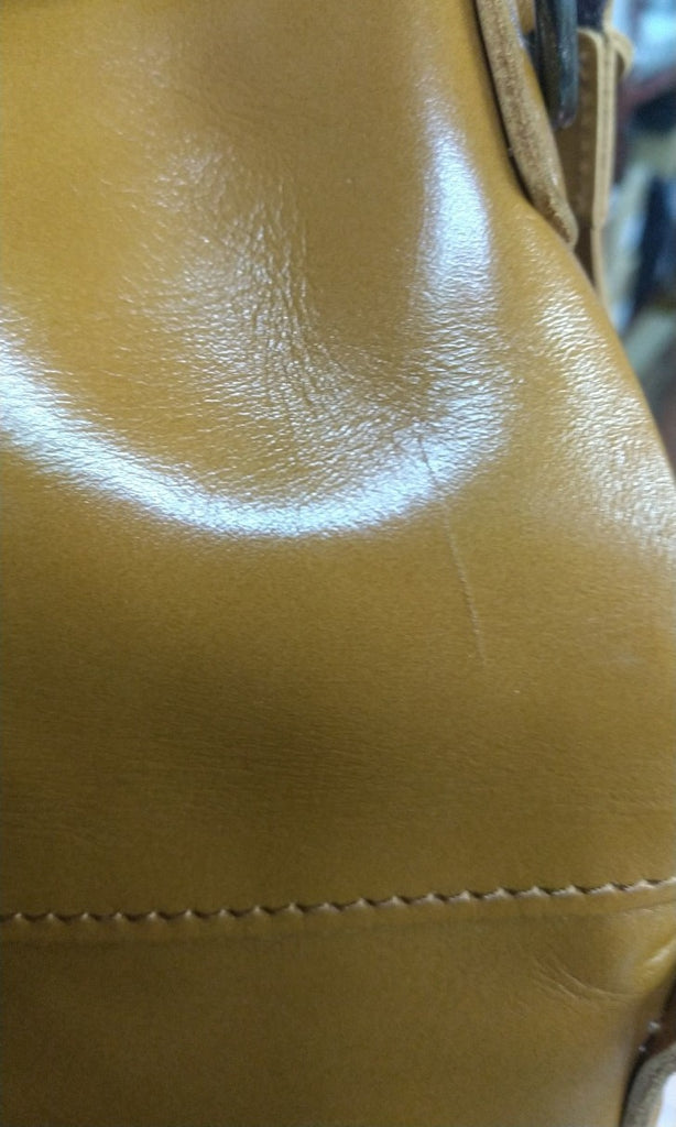 【訳アリ品】日本製／国産／牛革／レザー／ショルダーバッグ／口折れショルダー／A4対応可／男女兼用／キャメル色／557102