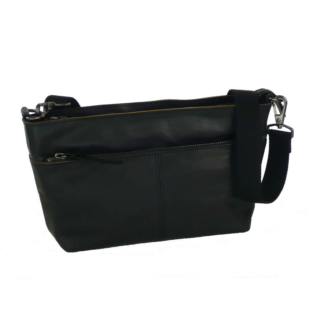 【訳アリ品】日本製／国産／馬革／レザー／軽い／ブラック／黒色／ヨコ型／ショルダーバッグ／557133