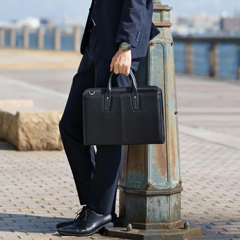 海外製／合成皮革×ポリエステル／A4対応／40cm／2way／自立型／三方開き／就活／リクルート／面接／ビジネス／ビジネスバッグ／ブラック／ネイビー／黒色／紺色／541501