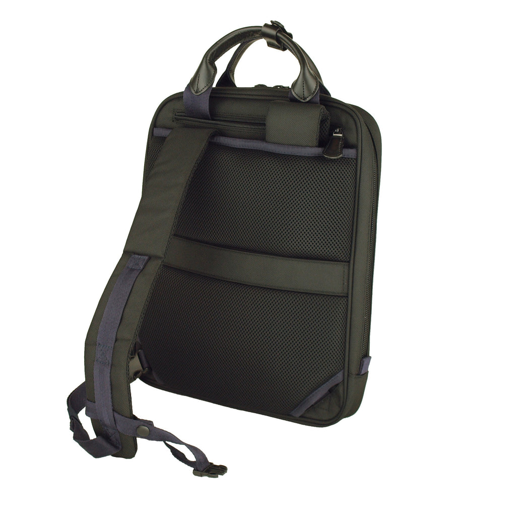 【訳アリ品】海外製／PC対応／自転車対応／A4対応／薄型／スリム型／２WAY／リュック／手提げ／ハンドル付／ブラック／黒色／126029