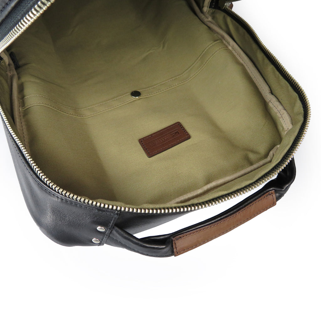 【訳アリ品】豊岡製／日本製／国産／牛革／レザー／リュック／革リュック／蒸れ軽減／ブラック／黒色⓶／505069